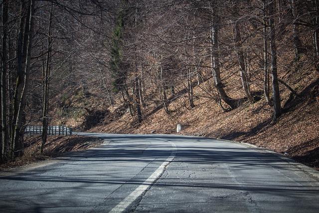 Romania Revealed: Your Ultimate Travel Guide to Enchanting Landscapes, Culture, and Historic Sites